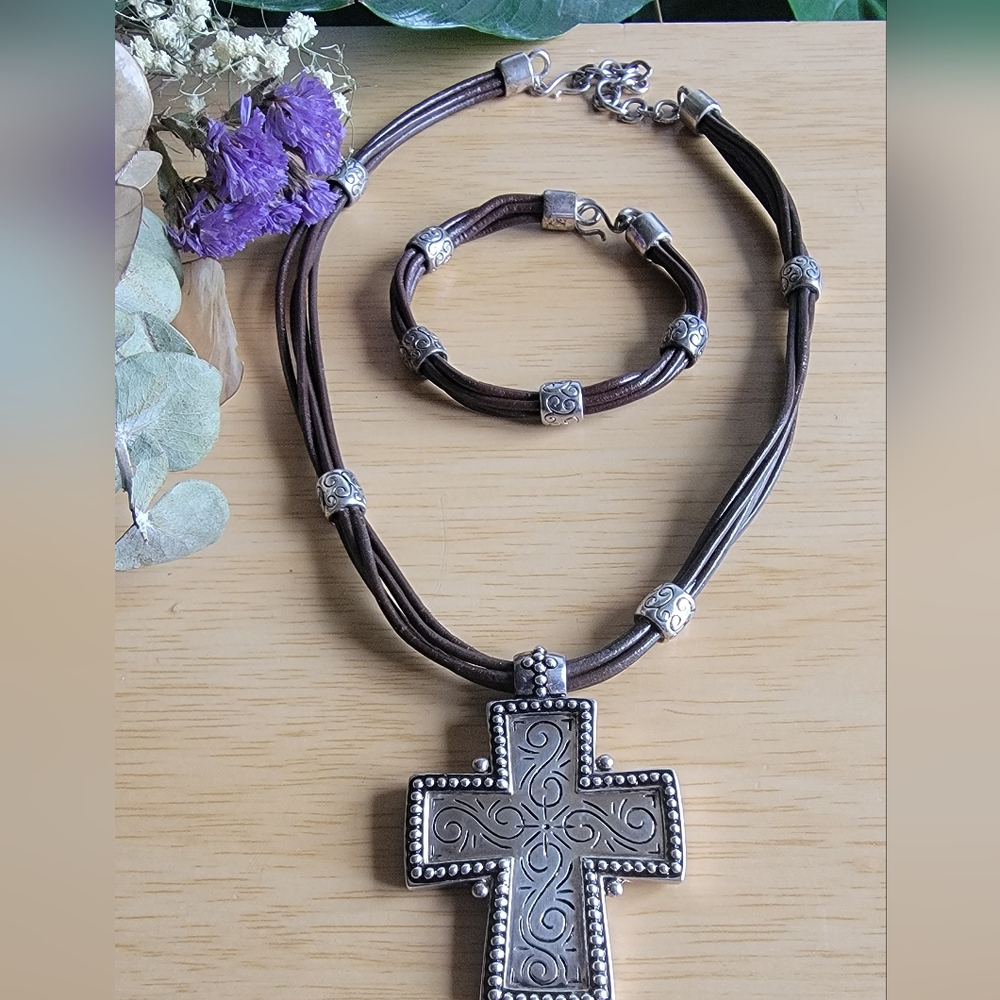 PREMIER Vintage Silver Cross Pendant Necklace and Bracelet Set